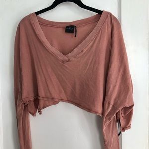 URBAN OUTFITTERS CROPPED LONG SLEEVE TEE